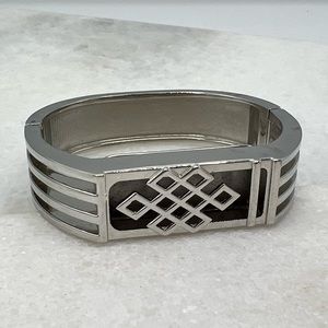 ✔Silver Fitbit Hinged Holder Bracelet